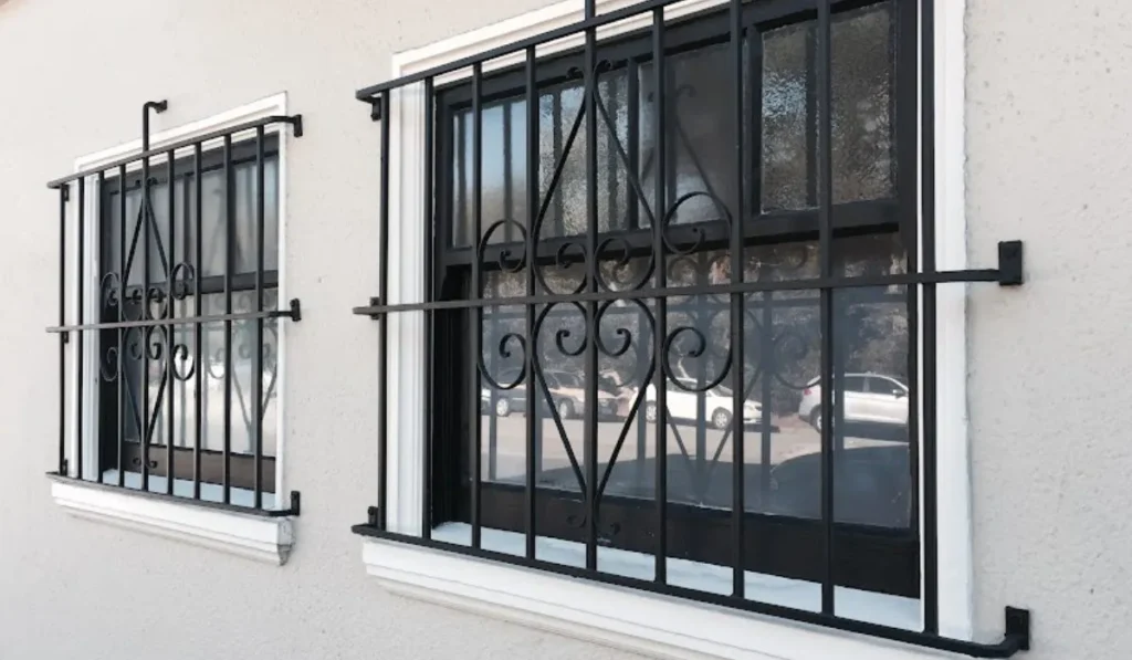 نوافذ حديد هندسية حديثة في الرياض