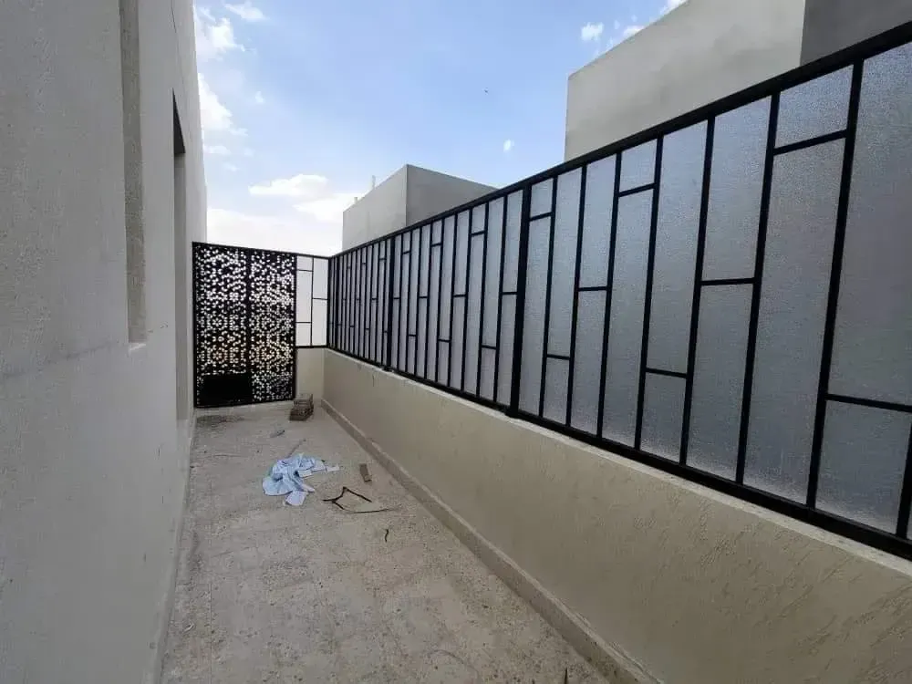 سواتر لكسان شفافة للمنازل في الرياض