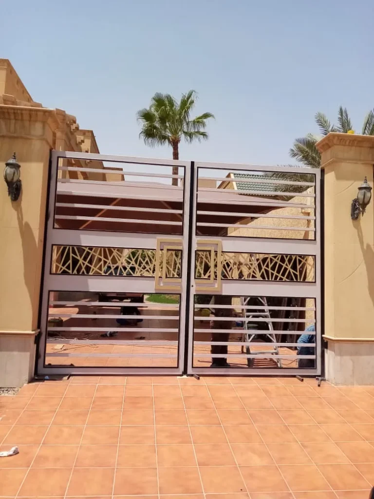 أبواب فلل بلمسات فاخرة في الرياض