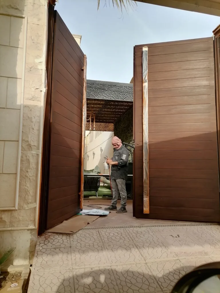 حداد أبواب في الرياض